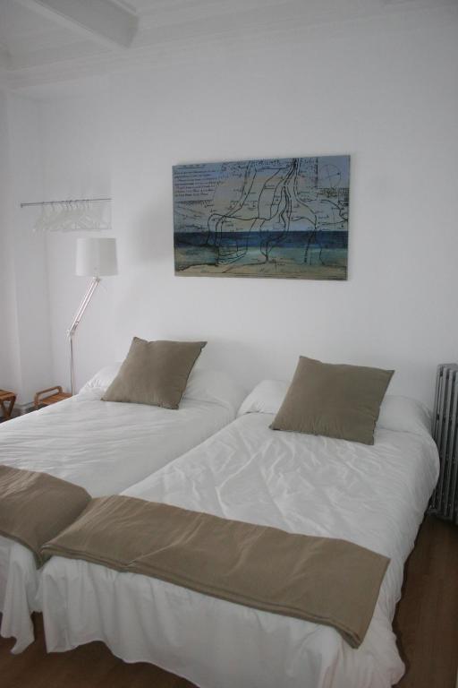 7 Moons B&B Valencia Room photo