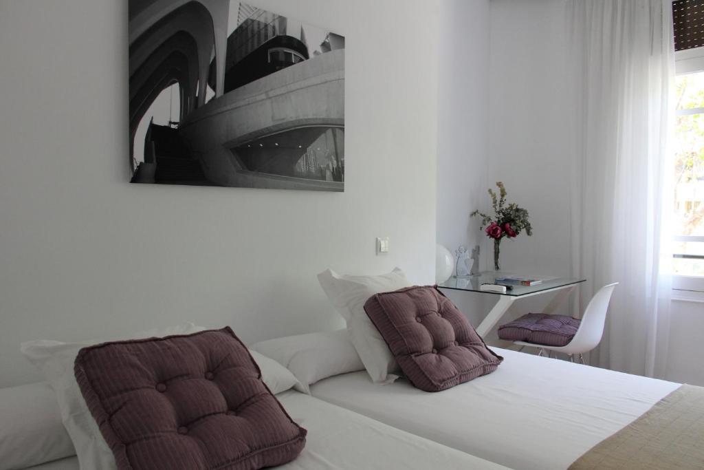 7 Moons B&B Valencia Room photo